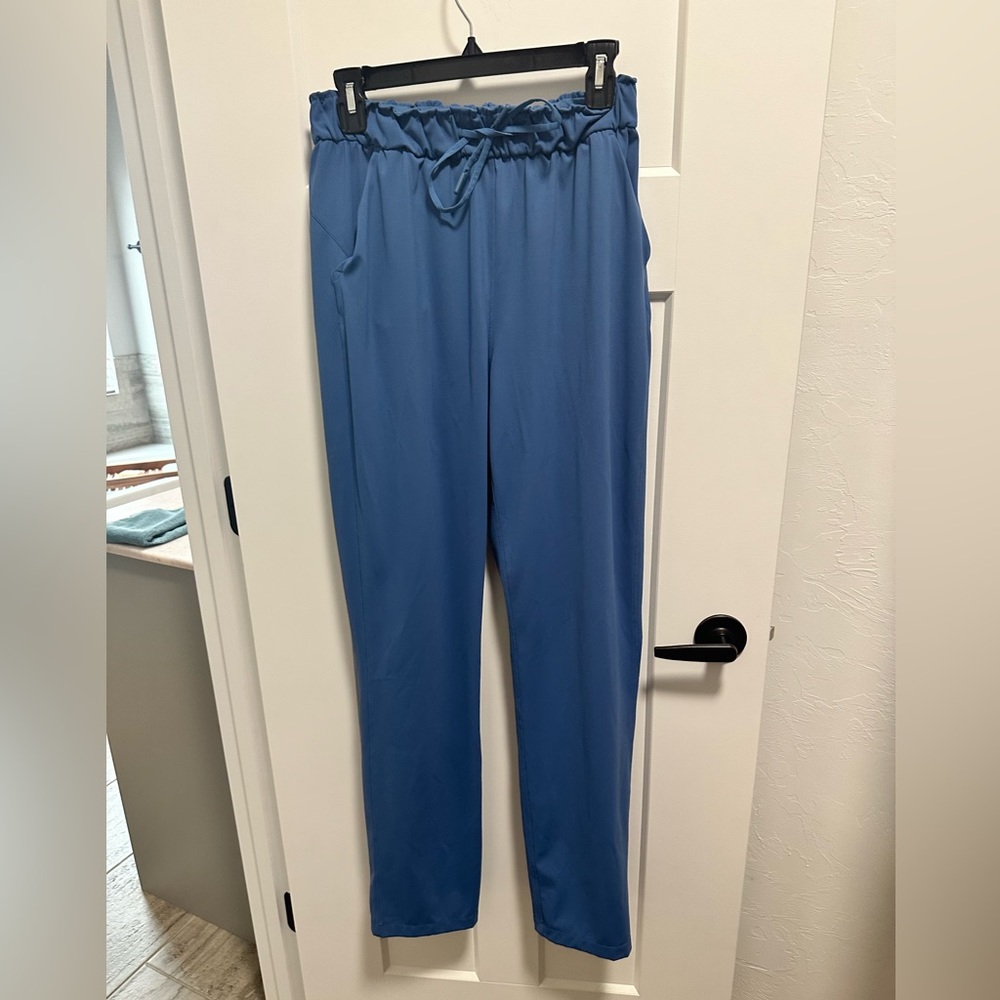 Lululemon Stretch High Rise pants.  Size 6
